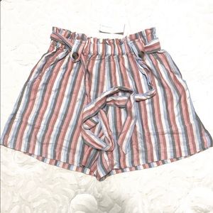NWT AE High-Waisted Paperbag Short XS multicolor